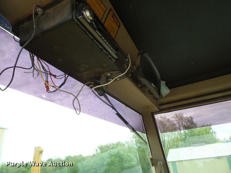 image for item DE7778 1988 John Deere 670B motor grader