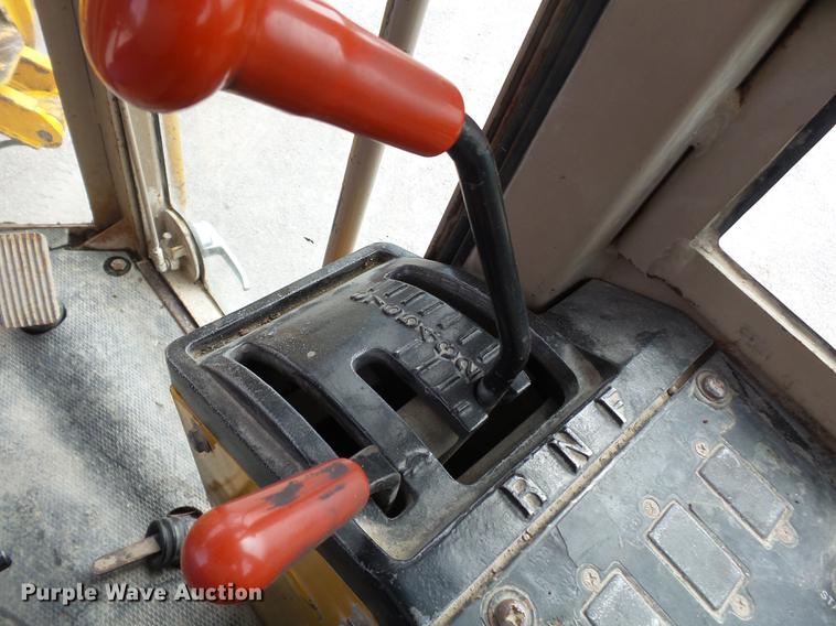 image for item DE7778 1988 John Deere 670B motor grader