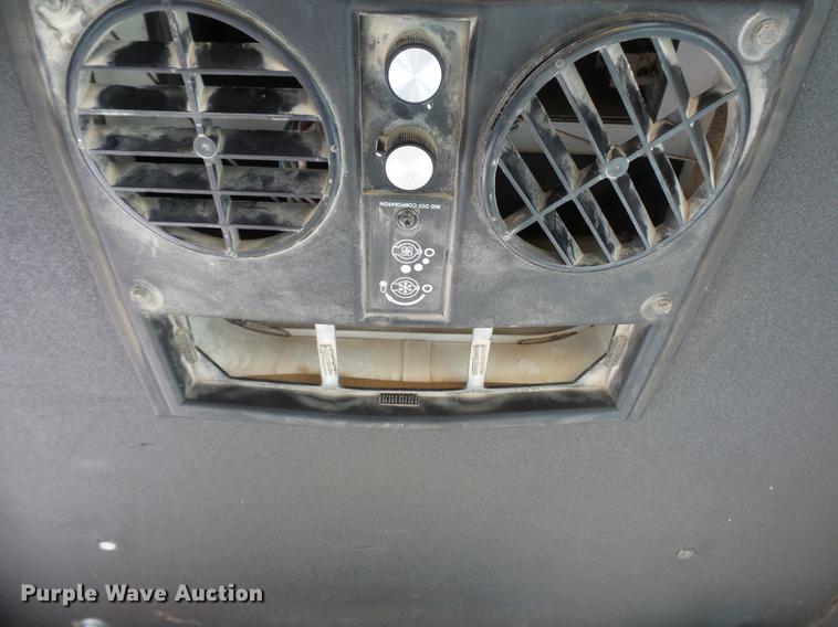 image for item DE7778 1988 John Deere 670B motor grader