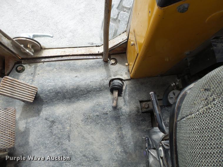 image for item DE7778 1988 John Deere 670B motor grader