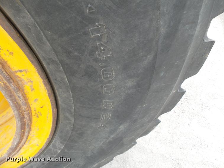 image for item DE7778 1988 John Deere 670B motor grader