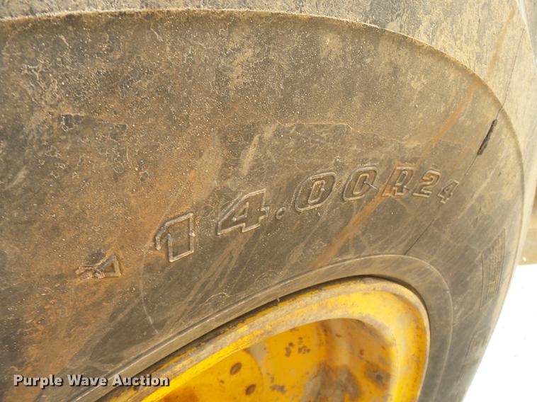 image for item DE7778 1988 John Deere 670B motor grader