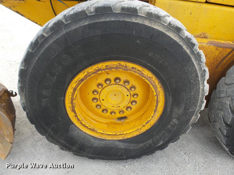 image for item DE7778 1988 John Deere 670B motor grader