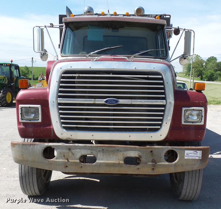 image for item DE7779 1988 Ford L9000 dump truck
