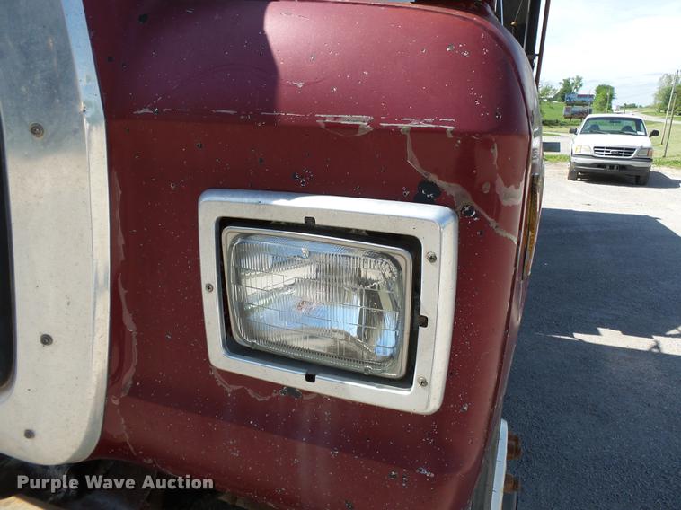 image for item DE7779 1988 Ford L9000 dump truck