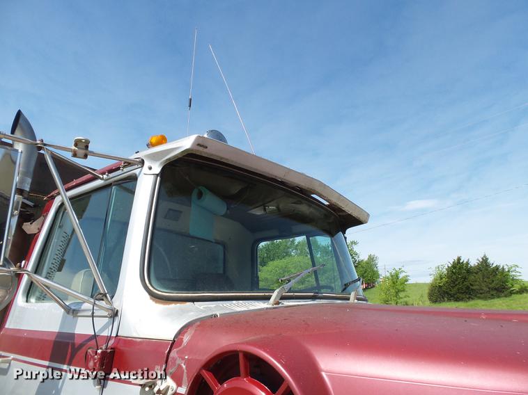 image for item DE7779 1988 Ford L9000 dump truck