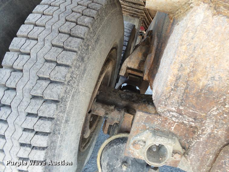 image for item DE7779 1988 Ford L9000 dump truck