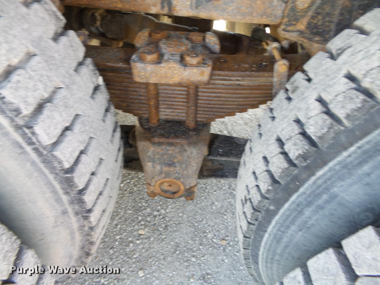 image for item DE7779 1988 Ford L9000 dump truck