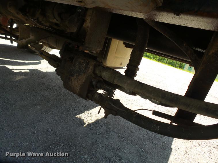 image for item DE7779 1988 Ford L9000 dump truck