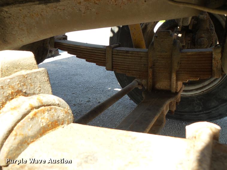 image for item DE7779 1988 Ford L9000 dump truck