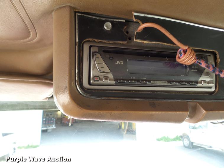 image for item DE7779 1988 Ford L9000 dump truck