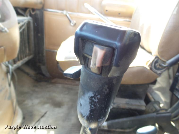 image for item DE7779 1988 Ford L9000 dump truck