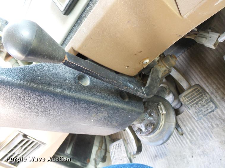 image for item DE7779 1988 Ford L9000 dump truck