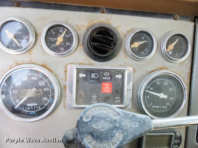 image for item DE7779 1988 Ford L9000 dump truck