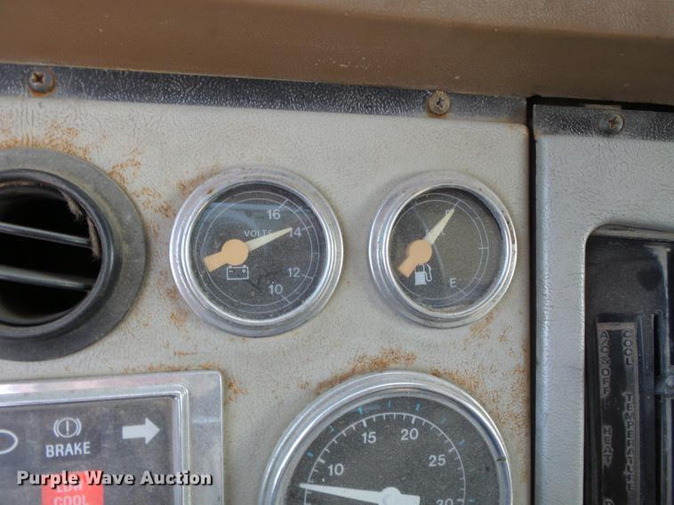 image for item DE7779 1988 Ford L9000 dump truck