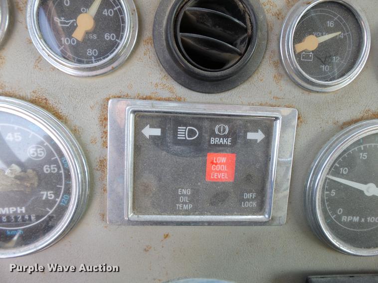 image for item DE7779 1988 Ford L9000 dump truck