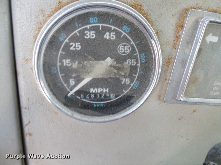 image for item DE7779 1988 Ford L9000 dump truck