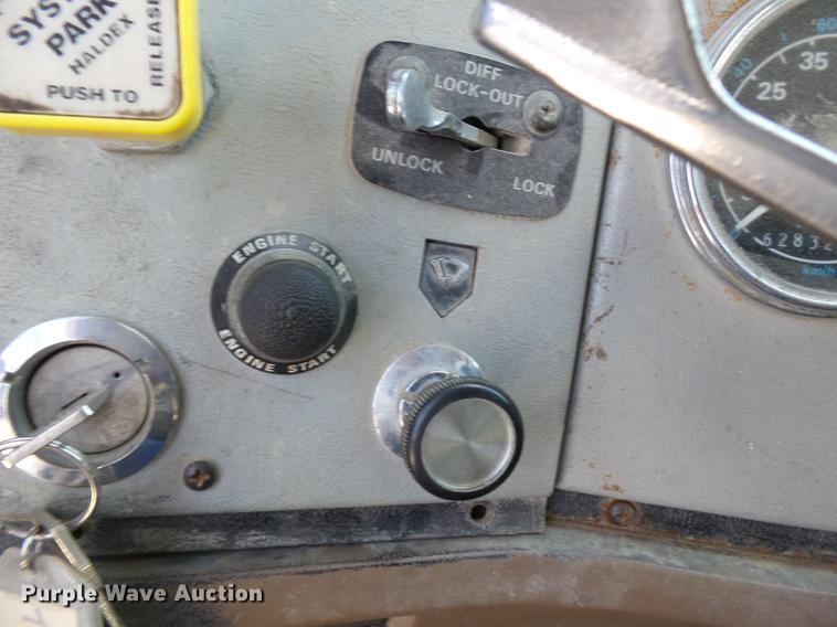 image for item DE7779 1988 Ford L9000 dump truck