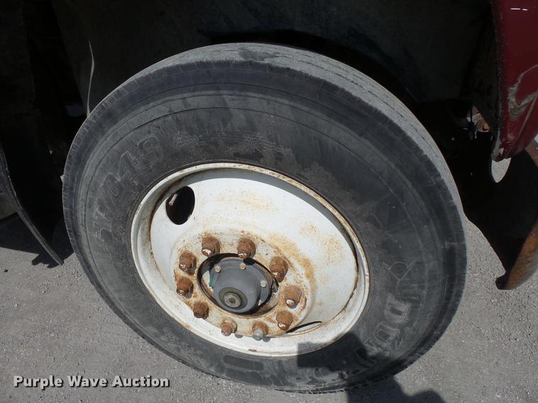 image for item DE7779 1988 Ford L9000 dump truck