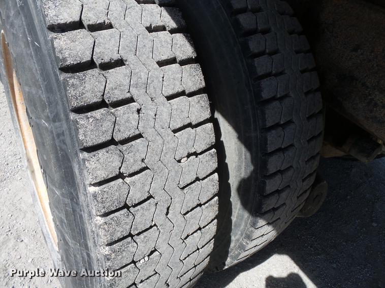 image for item DE7779 1988 Ford L9000 dump truck