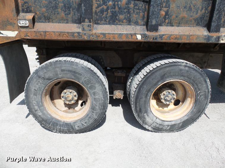 image for item DE7779 1988 Ford L9000 dump truck