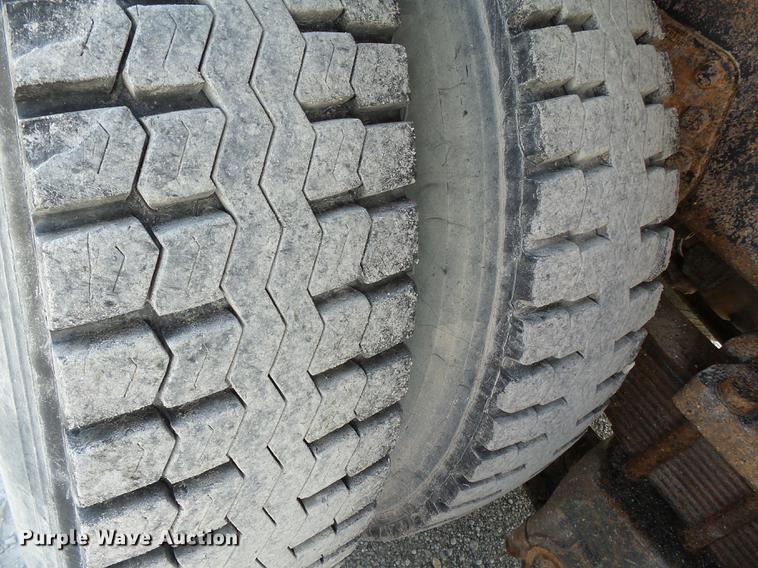 image for item DE7779 1988 Ford L9000 dump truck