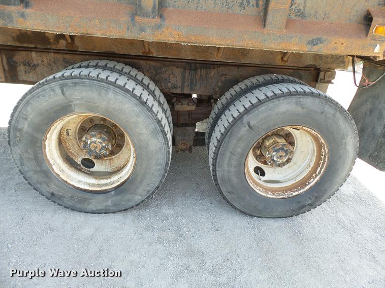 image for item DE7779 1988 Ford L9000 dump truck