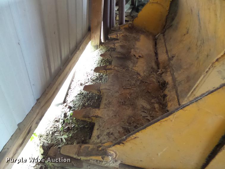 image for item DE7788 John Deere clamshell bucket