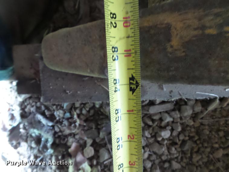 image for item DE7788 John Deere clamshell bucket