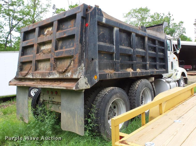 image for item DE7790 1994 International 9200 dump truck