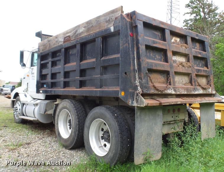 image for item DE7790 1994 International 9200 dump truck