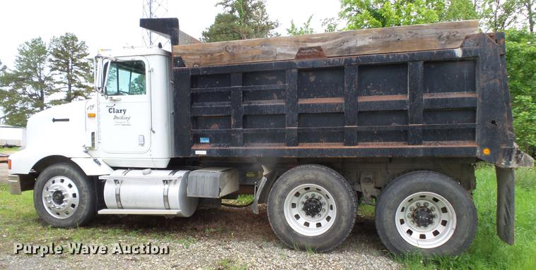 image for item DE7790 1994 International 9200 dump truck