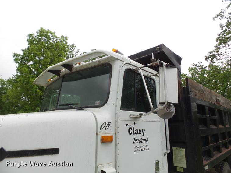 image for item DE7790 1994 International 9200 dump truck
