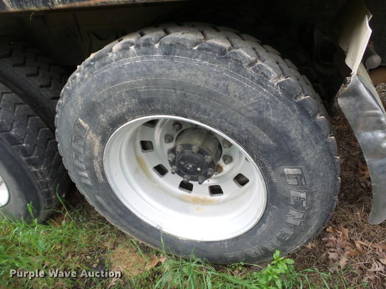 image for item DE7790 1994 International 9200 dump truck