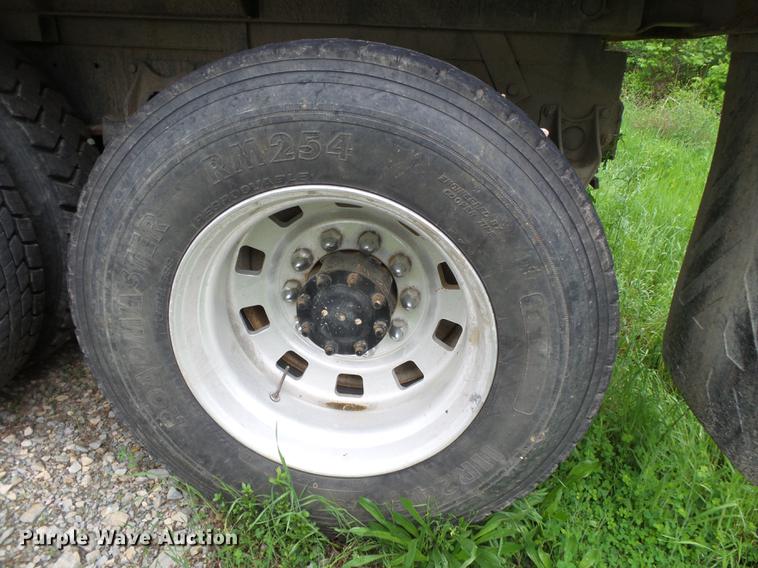 image for item DE7790 1994 International 9200 dump truck