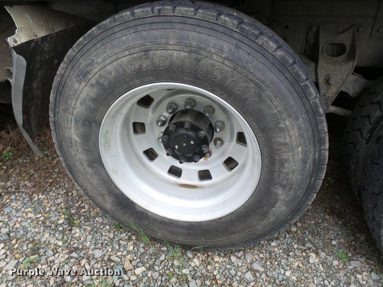 image for item DE7790 1994 International 9200 dump truck