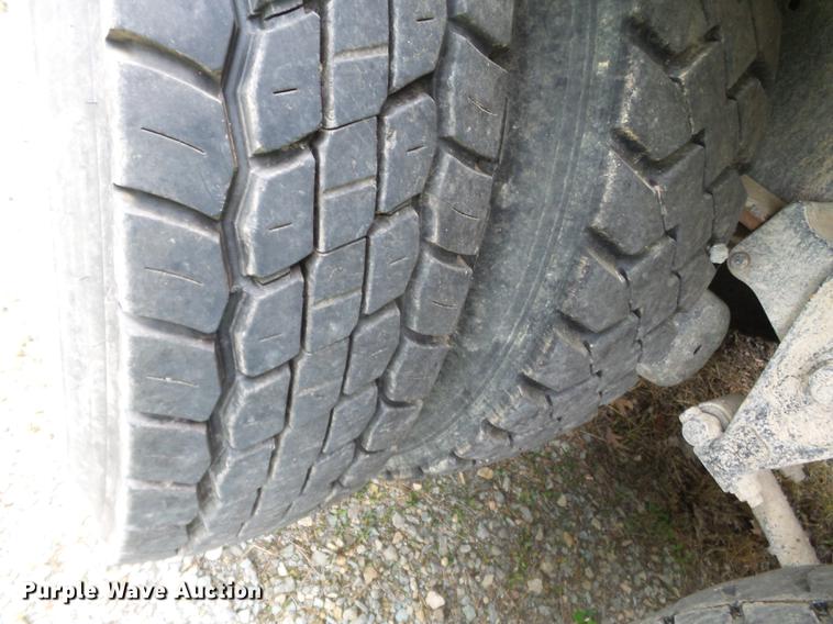 image for item DE7790 1994 International 9200 dump truck