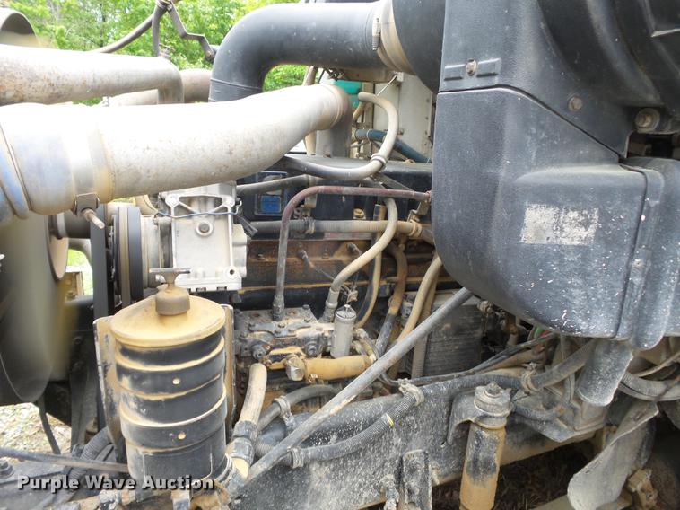 image for item DE7790 1994 International 9200 dump truck