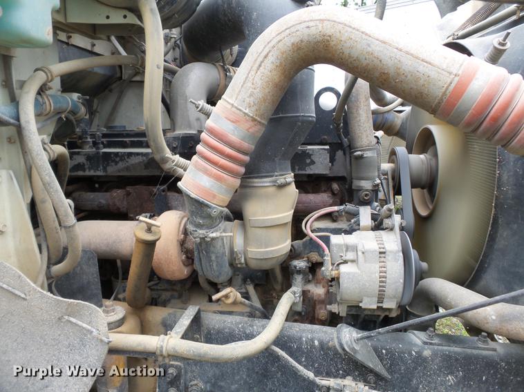 image for item DE7790 1994 International 9200 dump truck