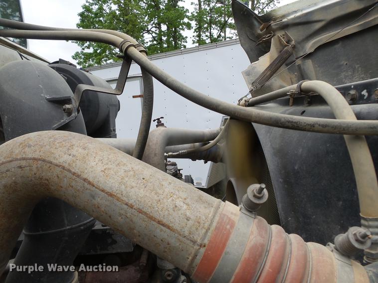 image for item DE7790 1994 International 9200 dump truck