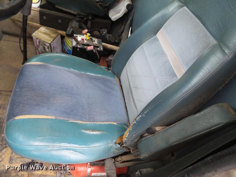 image for item DE7790 1994 International 9200 dump truck