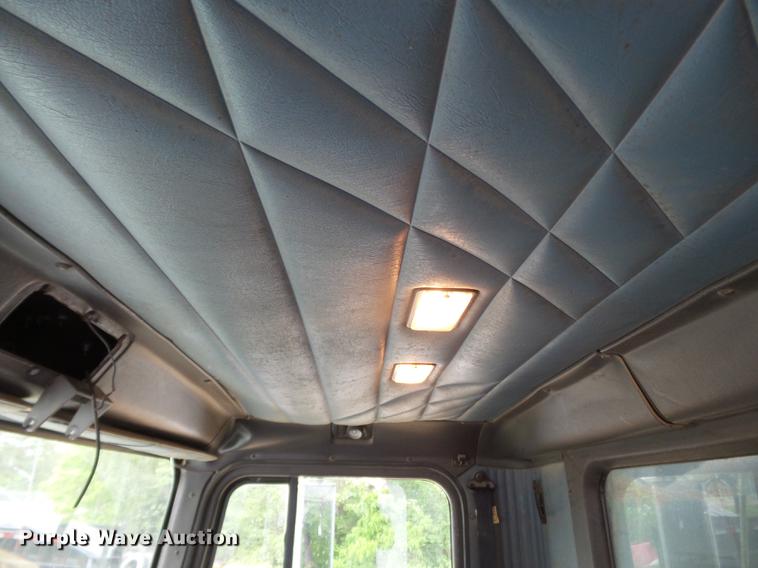 image for item DE7790 1994 International 9200 dump truck