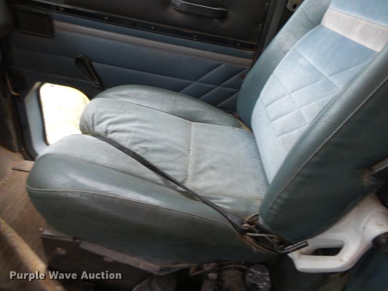 image for item DE7790 1994 International 9200 dump truck