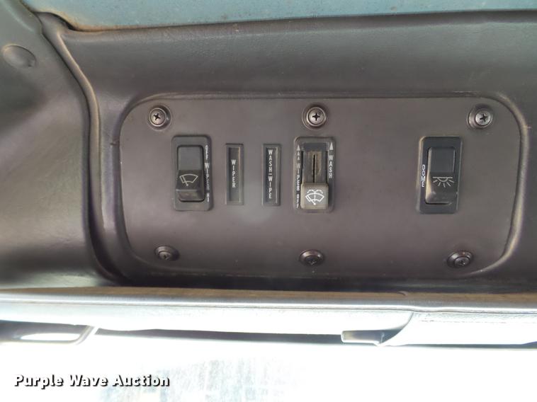 image for item DE7790 1994 International 9200 dump truck