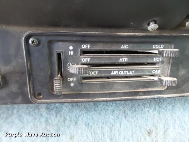 image for item DE7790 1994 International 9200 dump truck