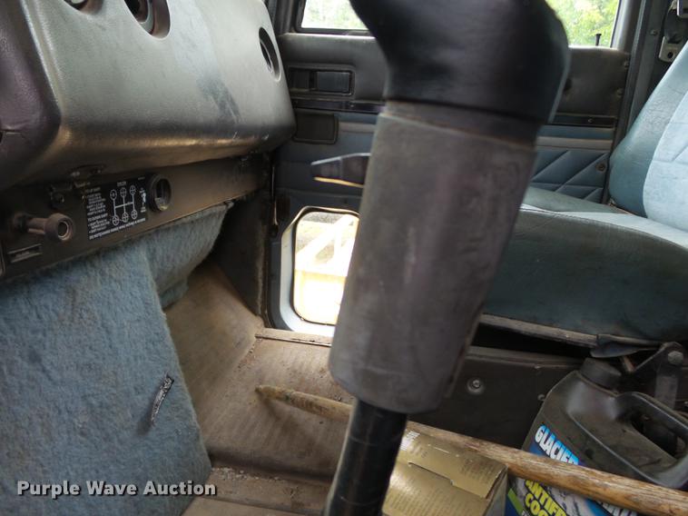 image for item DE7790 1994 International 9200 dump truck