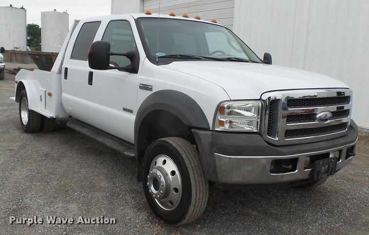 image for item DE7793 2005 Ford F550 Super Duty flatbed truck