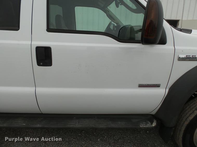 image for item DE7793 2005 Ford F550 Super Duty flatbed truck