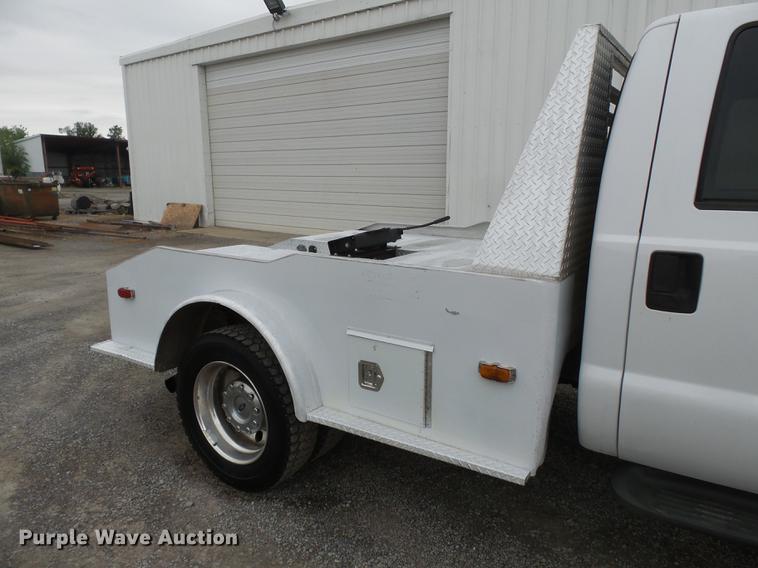 image for item DE7793 2005 Ford F550 Super Duty flatbed truck