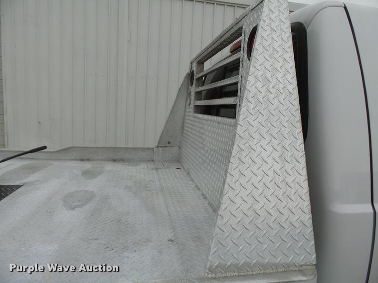 image for item DE7793 2005 Ford F550 Super Duty flatbed truck